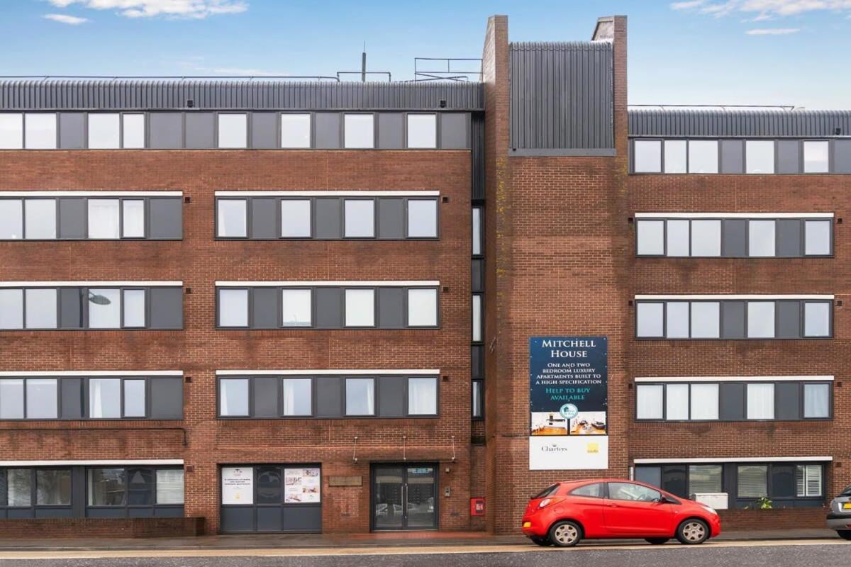 Lovely 1 Bedroom Apartment In The Heart Of Eastleigh Exterior foto