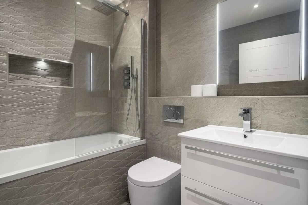Lovely 1 Bedroom Apartment In The Heart Of Eastleigh Exterior foto